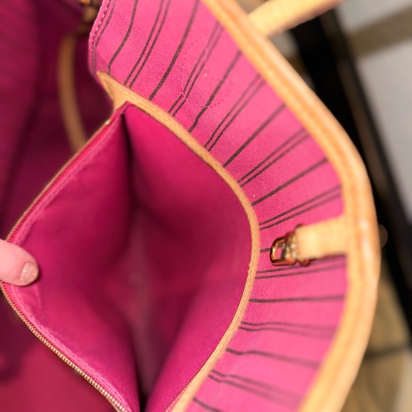 Louis Vuitton Neverfull GM (Grand Modele) Large Tote Bag - Picture 8 of 11